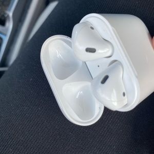Apple air pods